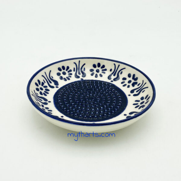 1garlic grater terspastel Myth Arts Garlic Grater White Pastel - Image 1